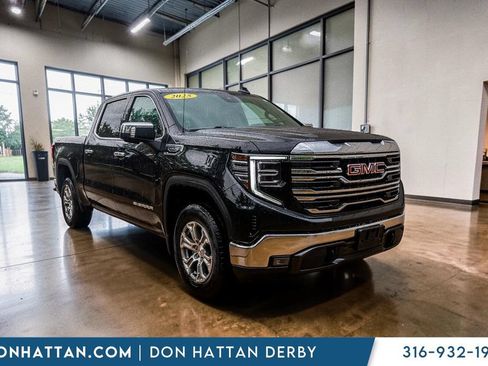 Used 2025 GMC Sierra 1500 SLT AWD/4WD image 30