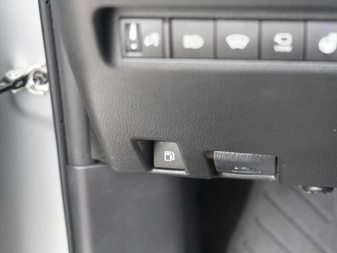 Used 2023 Toyota RAV4 XSE AWD/4WD image 18