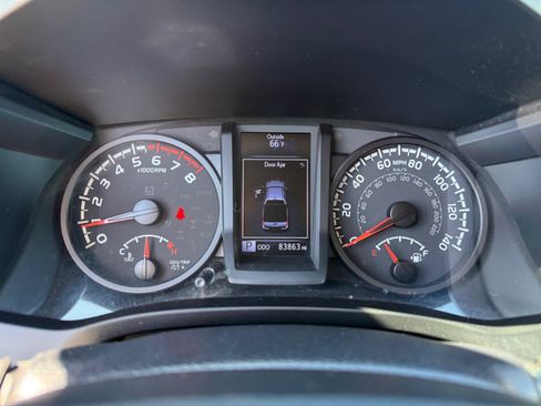 Used 2020 Toyota Tacoma SR w/ SR Convenience Package RWD image 11