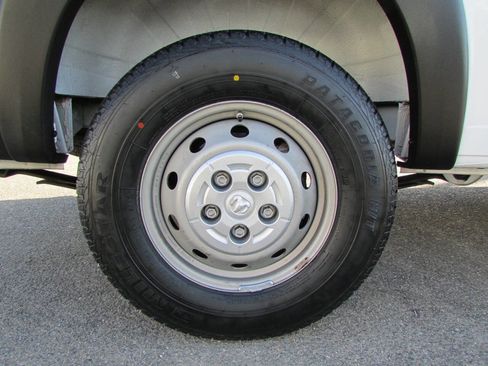 Used 2023 RAM ProMaster 2500 w/ Driver Convenience Group image 12