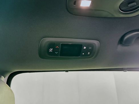 New 2026 Chrysler Pacifica Select w/ S Appearance Package AWD/4WD image 31