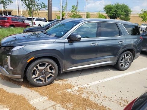 Used 2023 Hyundai Palisade SEL image 2