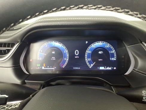 Used 2025 Jeep Grand Cherokee Limited AWD/4WD image 17
