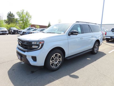 New 2026 Ford Expedition Max Active image 3