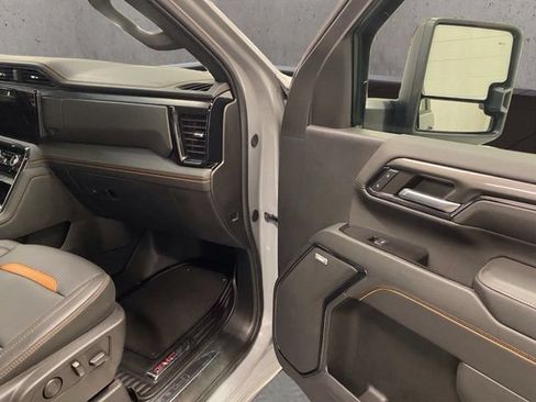 Used 2024 GMC Sierra 2500 AT4 w/ AT4 Preferred Package AWD/4WD image 20
