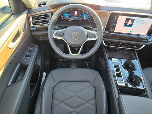 New 2026 Volkswagen Atlas SE image 8