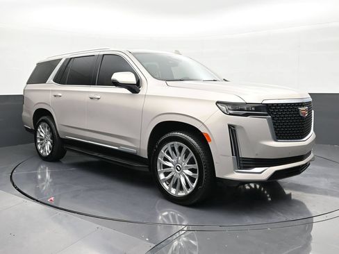 Certified 2022 Cadillac Escalade Premium Luxury RWD image 7