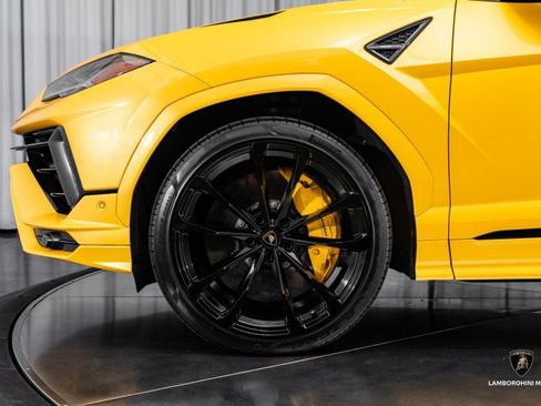 Used 2023 Lamborghini Urus S image 10