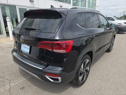 Certified 2024 Volkswagen Taos SE AWD/4WD image 6