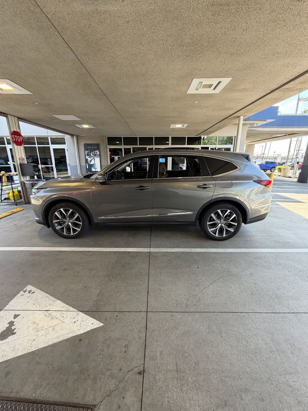 Used 2023 Acura MDX w/ Technology Package AWD/4WD image 6