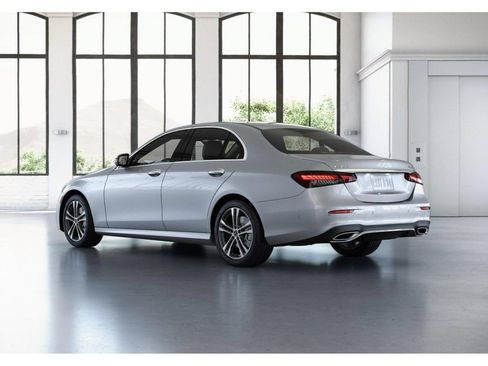 Certified 2022 Mercedes-Benz E 350 4MATIC Sedan image 30