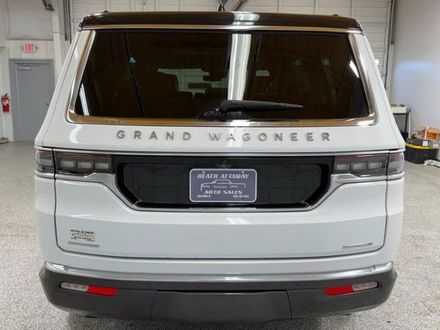 Used 2022 Jeep Grand Wagoneer Series II w/ Convenience Group III AWD/4WD image 3