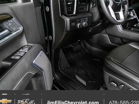 Used 2025 GMC Sierra 2500 Denali image 9