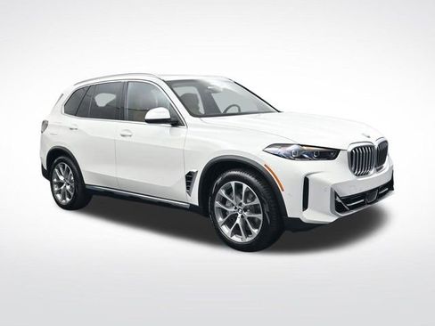 New 2026 BMW X5 xDrive50e image 2