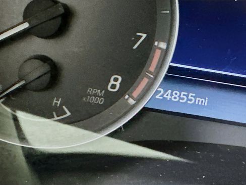 Used 2024 Nissan Frontier SV w/ Technology Package image 18