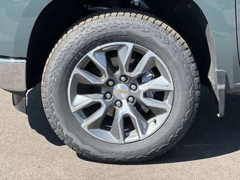 Used 2026 Chevrolet Silverado 1500 LT w/ Safety Package AWD/4WD image 8