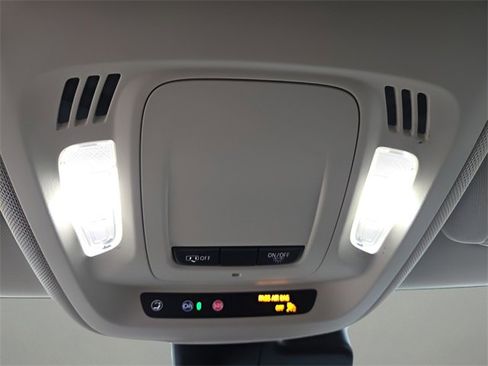 Used 2023 Buick Envision Preferred image 15