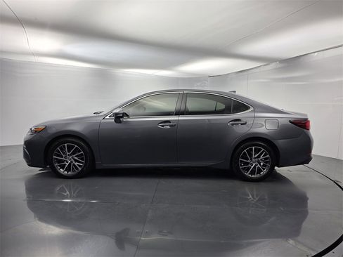 Used 2018 Lexus ES 350 w/ Luxury Package w/Wood Trim image 7