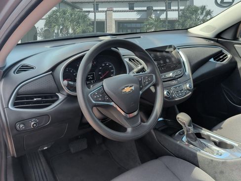 Used 2024 Chevrolet Malibu LT FWD image 12
