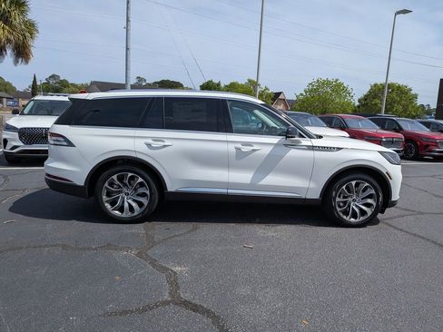 New 2026 Lincoln Aviator Reserve RWD image 3