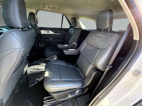 New 2026 Ford Explorer Active w/ Active Comfort Package image 10