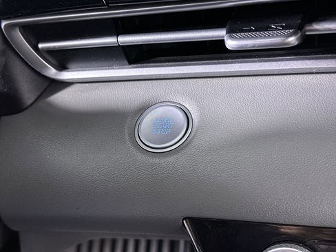 Used 2022 Hyundai Elantra SEL w/ Convenience Package image 74