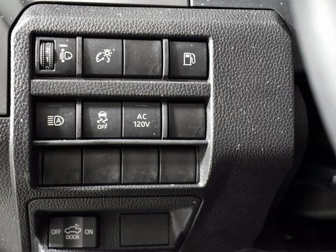 Certified 2025 Toyota Tacoma TRD Sport image 12