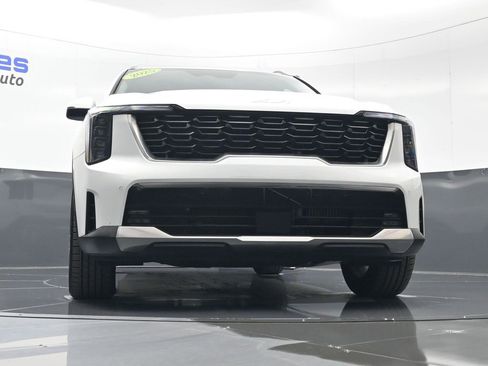 Certified 2025 Kia Sorento EX w/ EX Panoramic Sunroof Package image 43