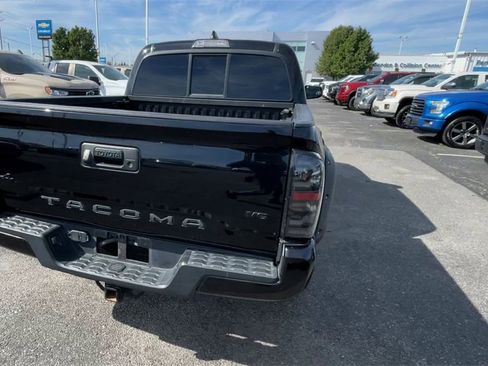 Used 2022 Toyota Tacoma SR image 9