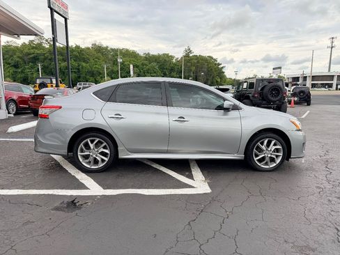 Used 2014 Nissan Sentra SR w/ SR Driver Package FWD image 9