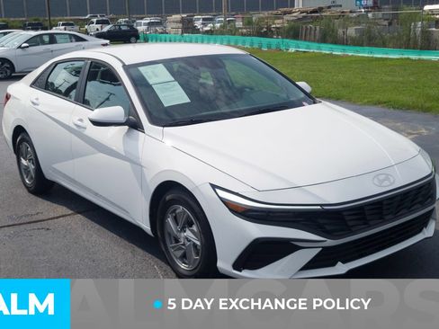 Certified 2026 Hyundai Elantra SE FWD image 3