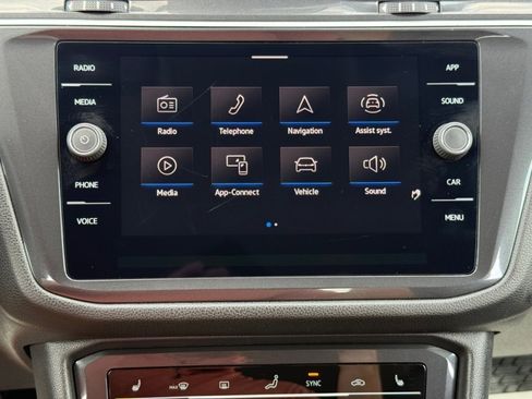 Used 2024 Volkswagen Tiguan Wolfsburg Edition AWD/4WD image 27