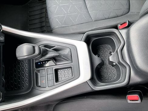 Used 2020 Toyota RAV4 XLE FWD image 15