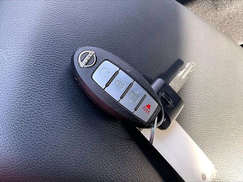 Used 2025 Nissan Frontier PRO-4X w/ Tow Package image 11