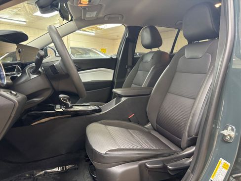 Used 2025 Chevrolet Trax LT image 25