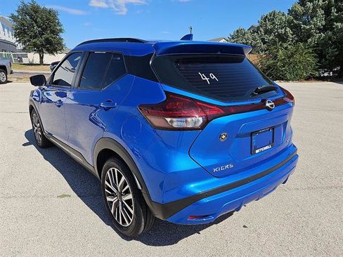 Used 2024 Nissan Kicks SR image 3