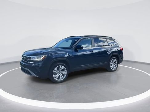 Certified 2021 Volkswagen Atlas SE w/ Panoramic Sunroof Package image 4