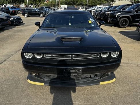 Used 2022 Dodge Challenger GT AWD/4WD image 2