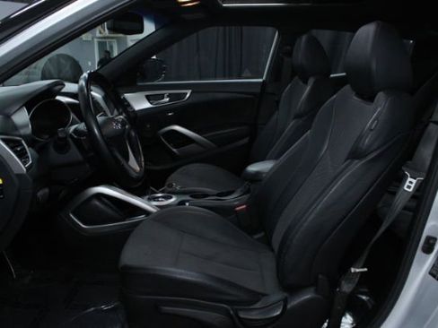 Used 2016 Hyundai Veloster w/ Option Group 02 image 11