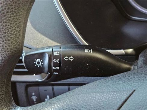 Used 2019 Hyundai Santa Fe SE w/ Cargo Package image 18