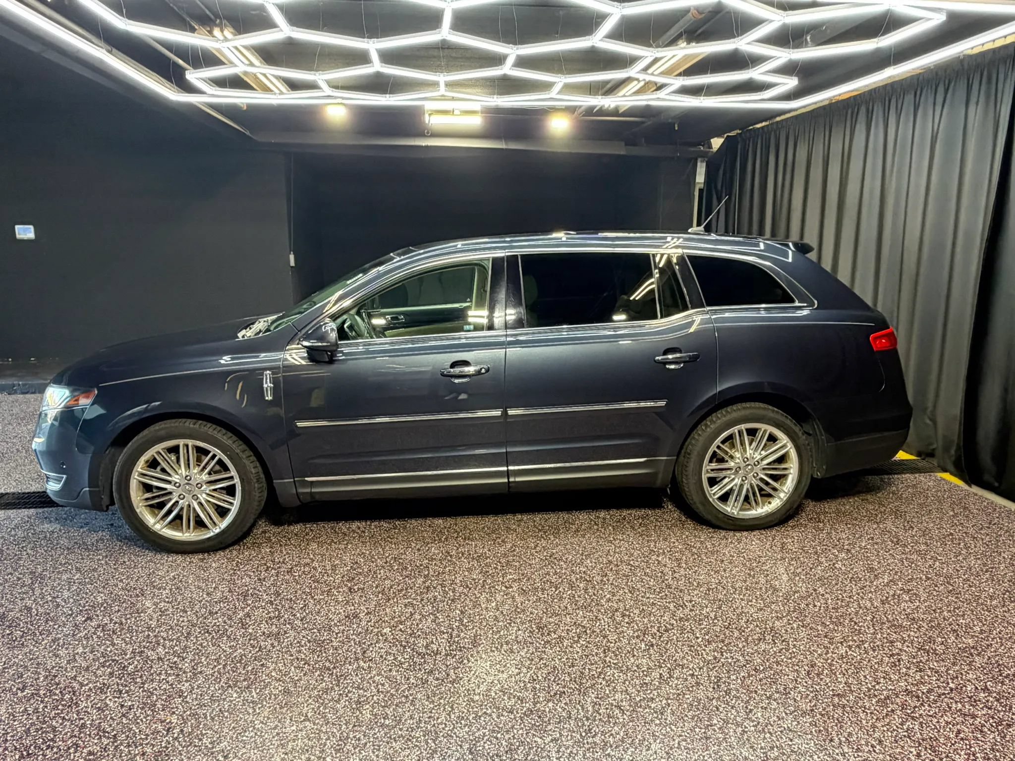 Used 2014 Lincoln MKT AWD w/ Equipment Group 201A image 4