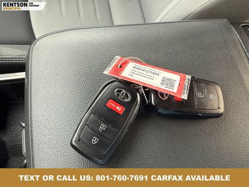 Used 2025 Toyota Tacoma 4x4 Double Cab image 35