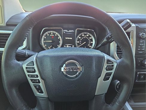 Used 2017 Nissan Titan SV image 24