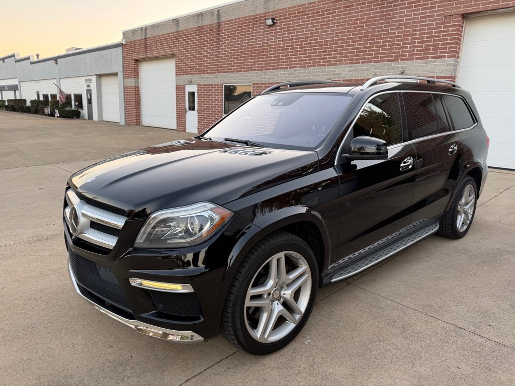 Used 2013 Mercedes-Benz GL 550 4MATIC image 1