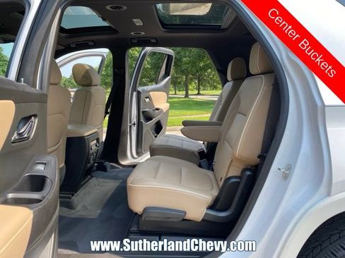 Used 2022 Chevrolet Traverse Premier AWD/4WD image 43