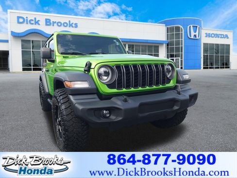 Used 2025 Jeep Wrangler Sport AWD/4WD image 1