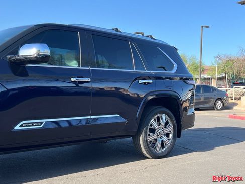 Used 2023 Toyota Sequoia Capstone AWD/4WD image 10