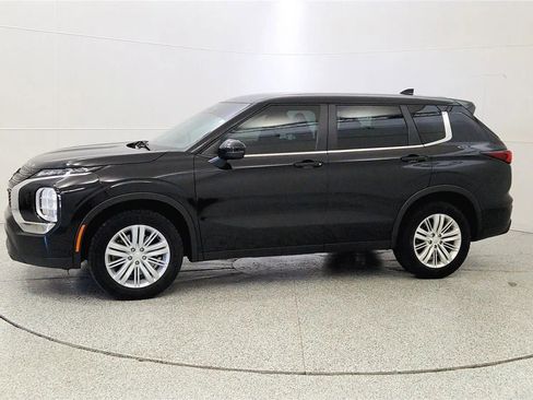 Used 2023 Mitsubishi Outlander ES AWD/4WD image 4