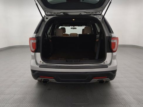 Used 2018 Ford Explorer XLT FWD image 29