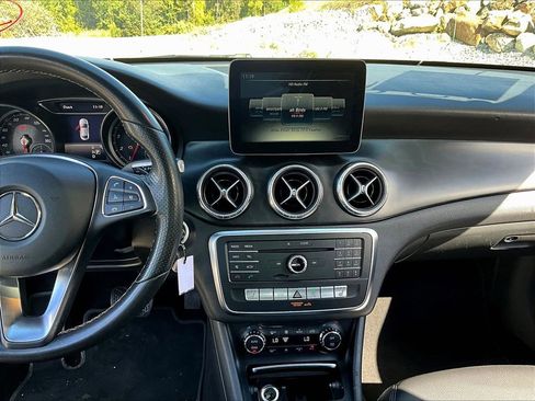 Used 2018 Mercedes-Benz CLA 250 image 28